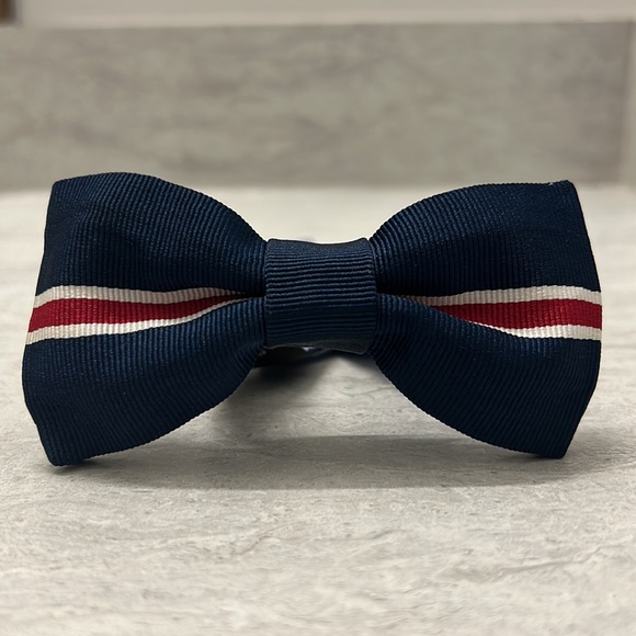 Tommy Hilfiger Other - Tommy Hilfiger Pre-tied Logo Bow Tie. Navy/Red. 13.75”-18”.